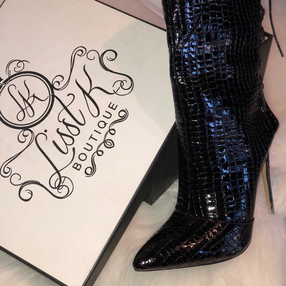 Heel boot